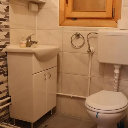 Vikendica Mijajlovic 2 *